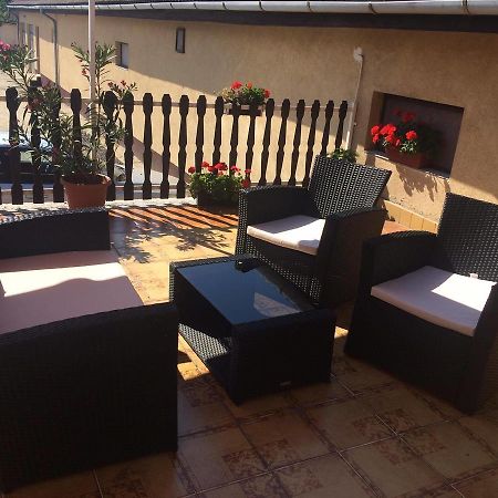 Teke Panzio Bed & Breakfast เคอร์เมนด์ ภายนอก รูปภาพ