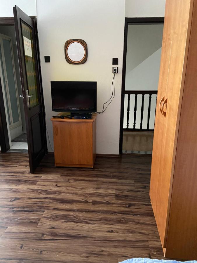Teke Panzio Bed & Breakfast เคอร์เมนด์ ภายนอก รูปภาพ