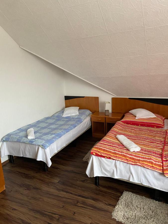 Teke Panzio Bed & Breakfast เคอร์เมนด์ ภายนอก รูปภาพ